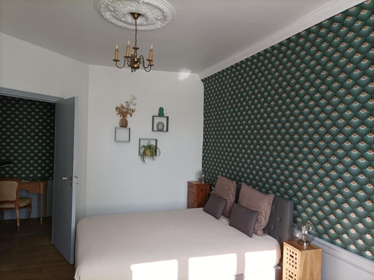 Le Relais Des Roses- Chambres D'Hotes Vatan Bagian luar foto