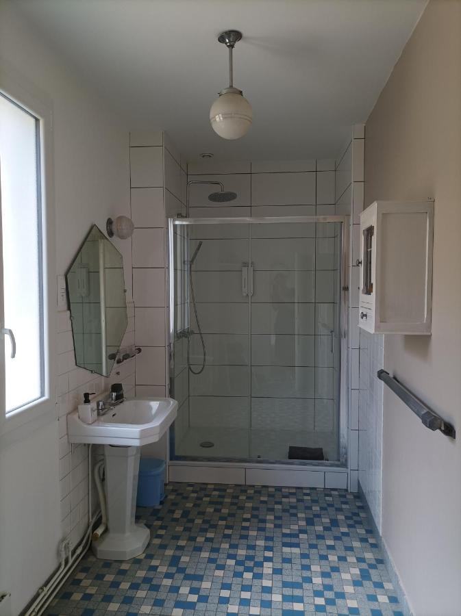 Le Relais Des Roses- Chambres D'Hotes Vatan Bagian luar foto