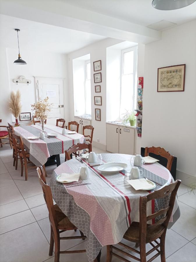 Le Relais Des Roses- Chambres D'Hotes Vatan Bagian luar foto